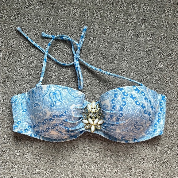 Victoria's Secret Other - Victoria's Secret Bandeau Swim Top Blue and White Paisley with Broach Size 36C
